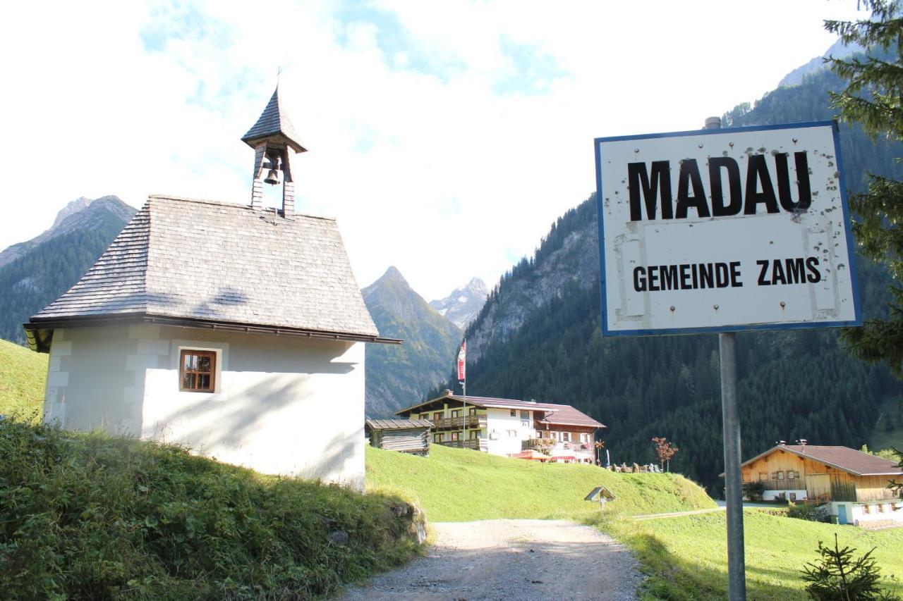 Berggasthaus Hermine Madau Zams Exterior photo
